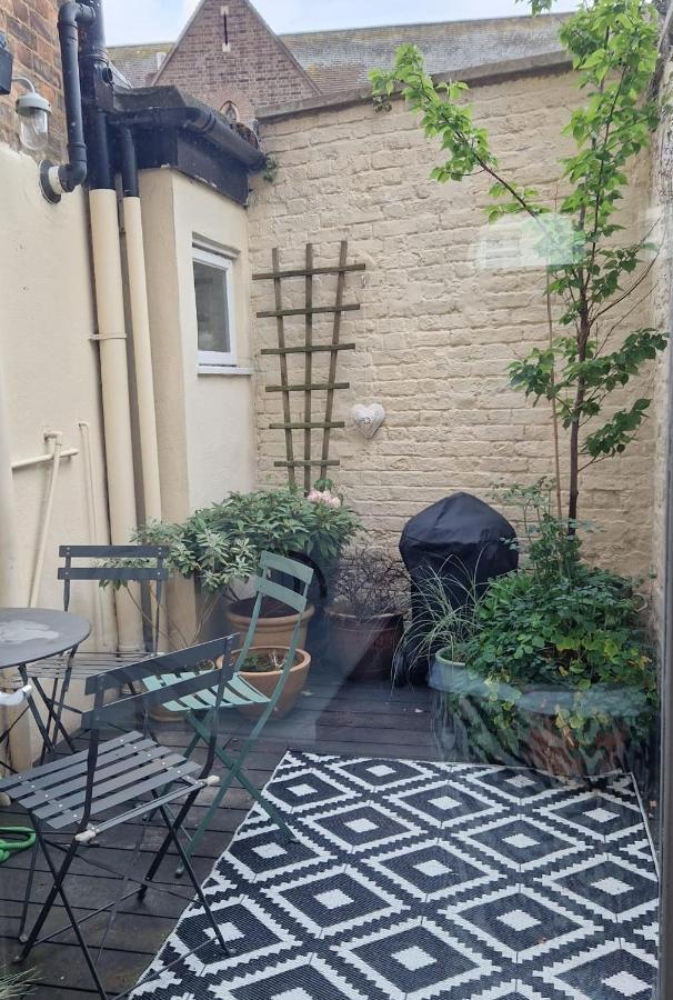 Апартаменти Colourful 2 Bed 2 Bath Tooting House Лондон Екстер'єр фото